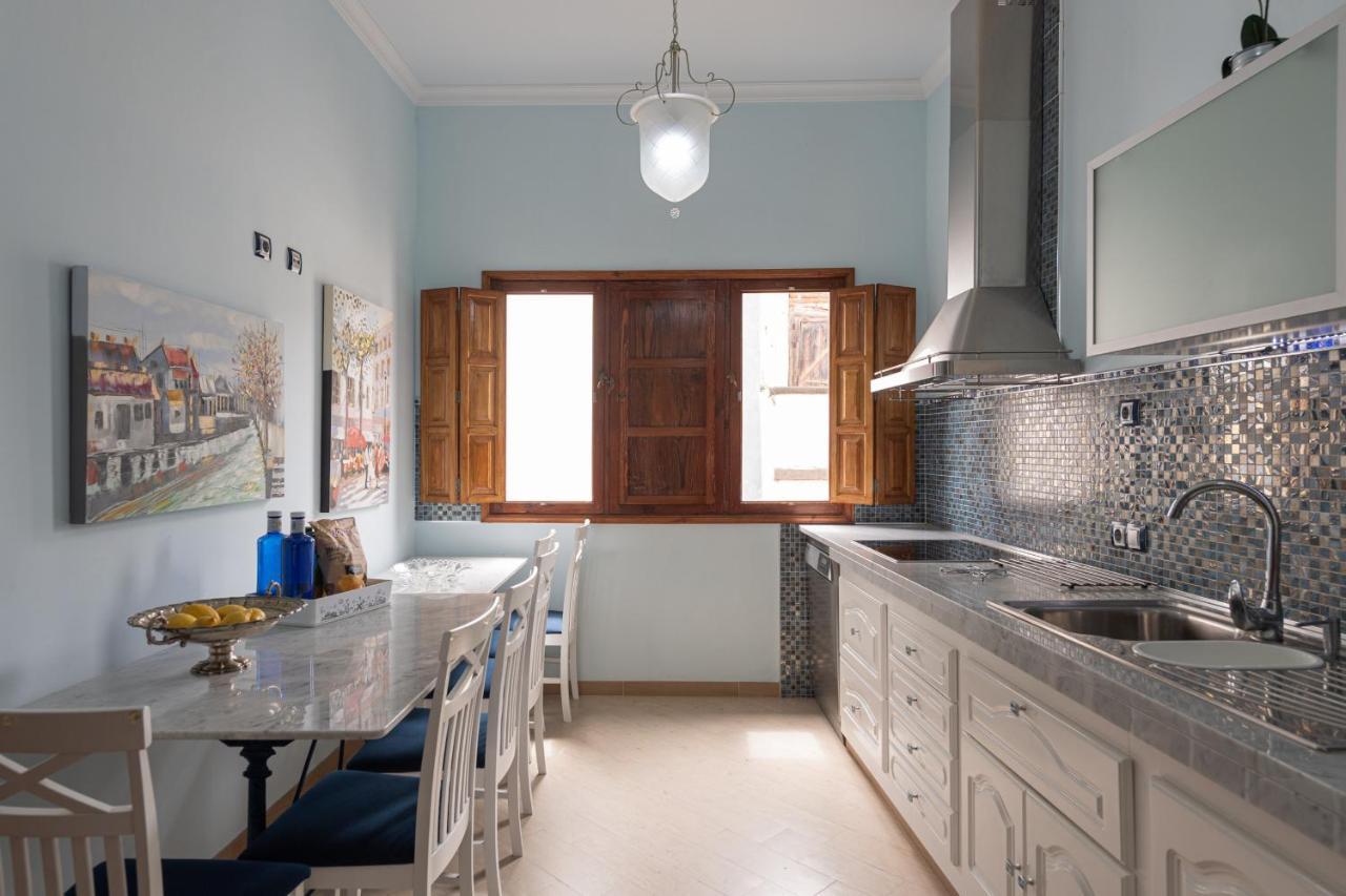 Homeforguest New Duplex With Rooftop Next To Arucas Cathedral エクステリア 写真