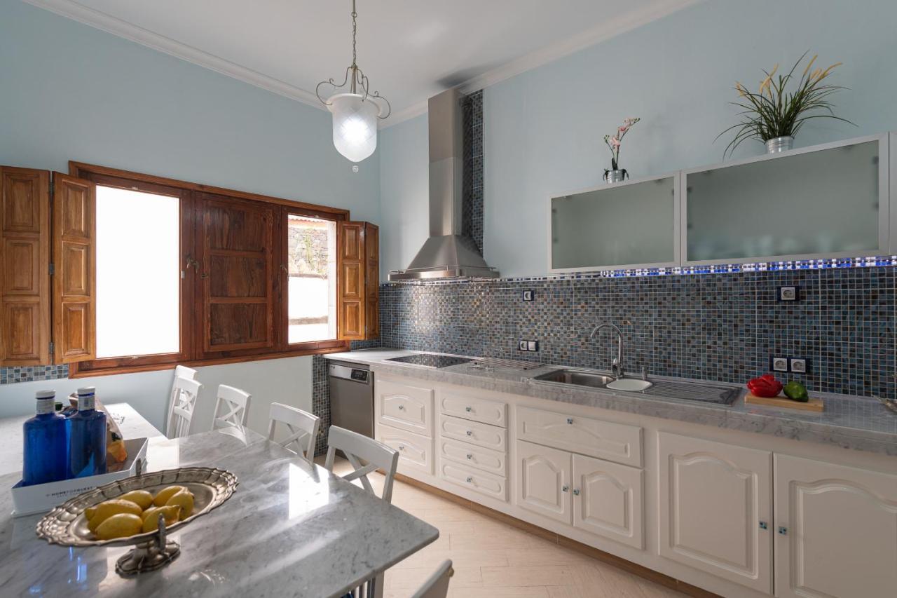 Homeforguest New Duplex With Rooftop Next To Arucas Cathedral エクステリア 写真