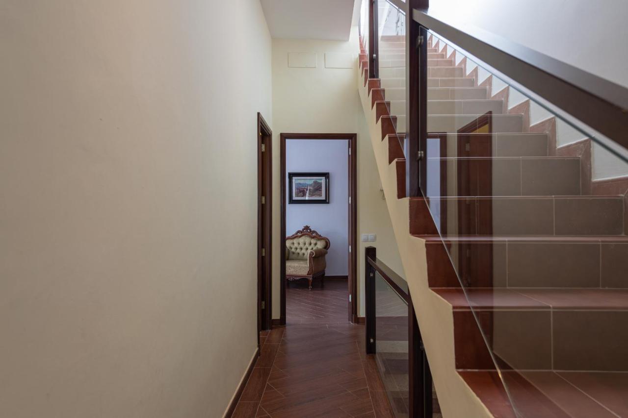 Homeforguest New Duplex With Rooftop Next To Arucas Cathedral エクステリア 写真